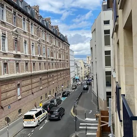 A Deux Pas Du Pantheon Avec Balcon * Parigi
